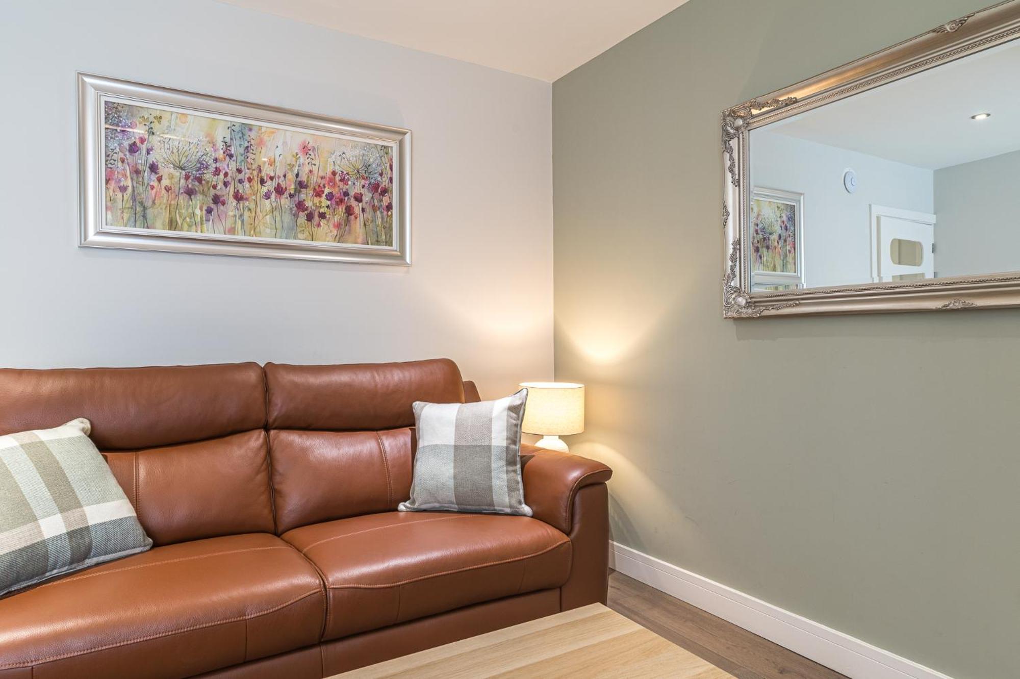 Abbey Apartments Modern Aparthotel For Tourists & Professionals بارو في فرنيس المظهر الخارجي الصورة