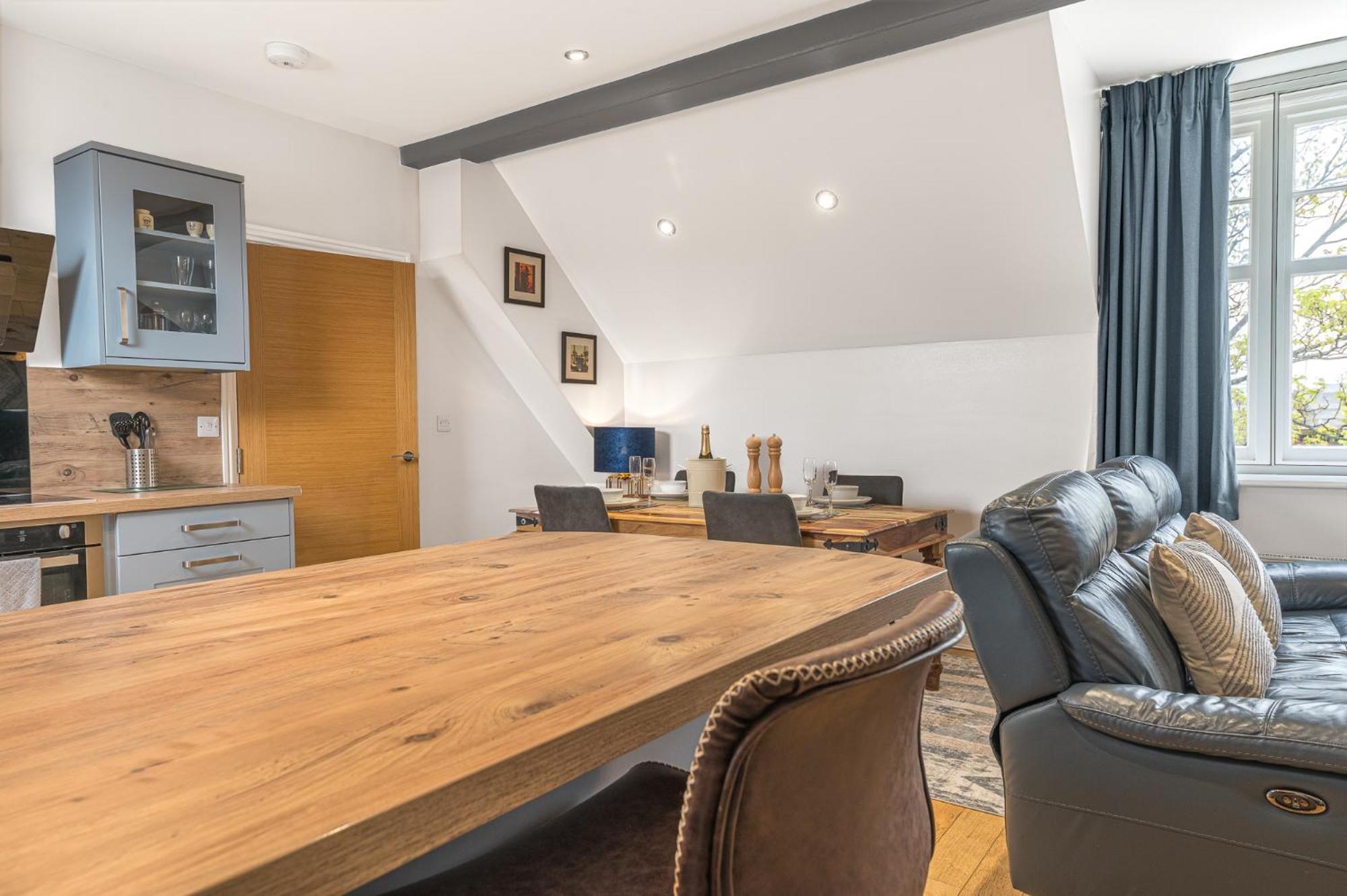 Abbey Apartments Modern Aparthotel For Tourists & Professionals بارو في فرنيس المظهر الخارجي الصورة