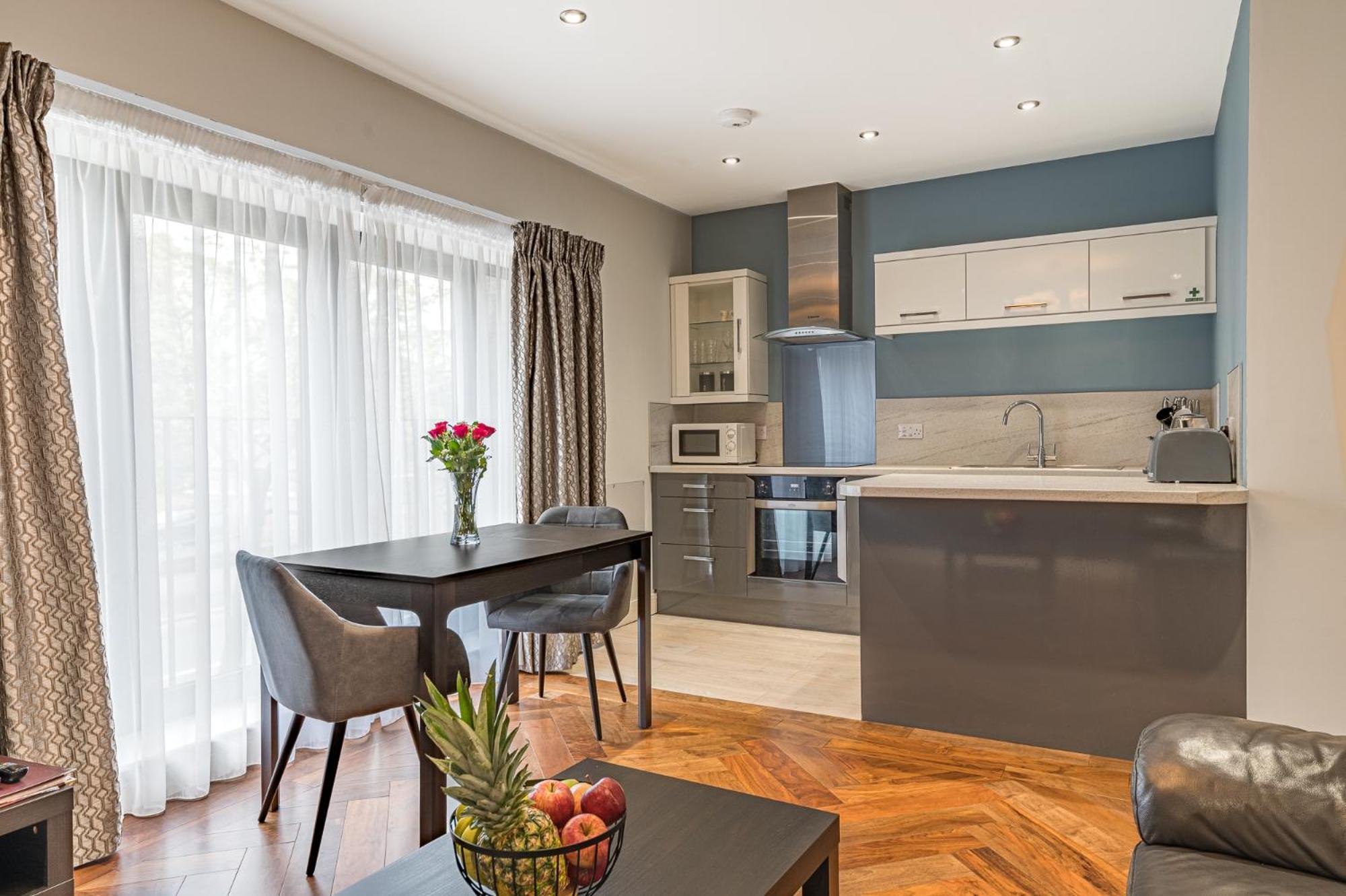 Abbey Apartments Modern Aparthotel For Tourists & Professionals بارو في فرنيس المظهر الخارجي الصورة