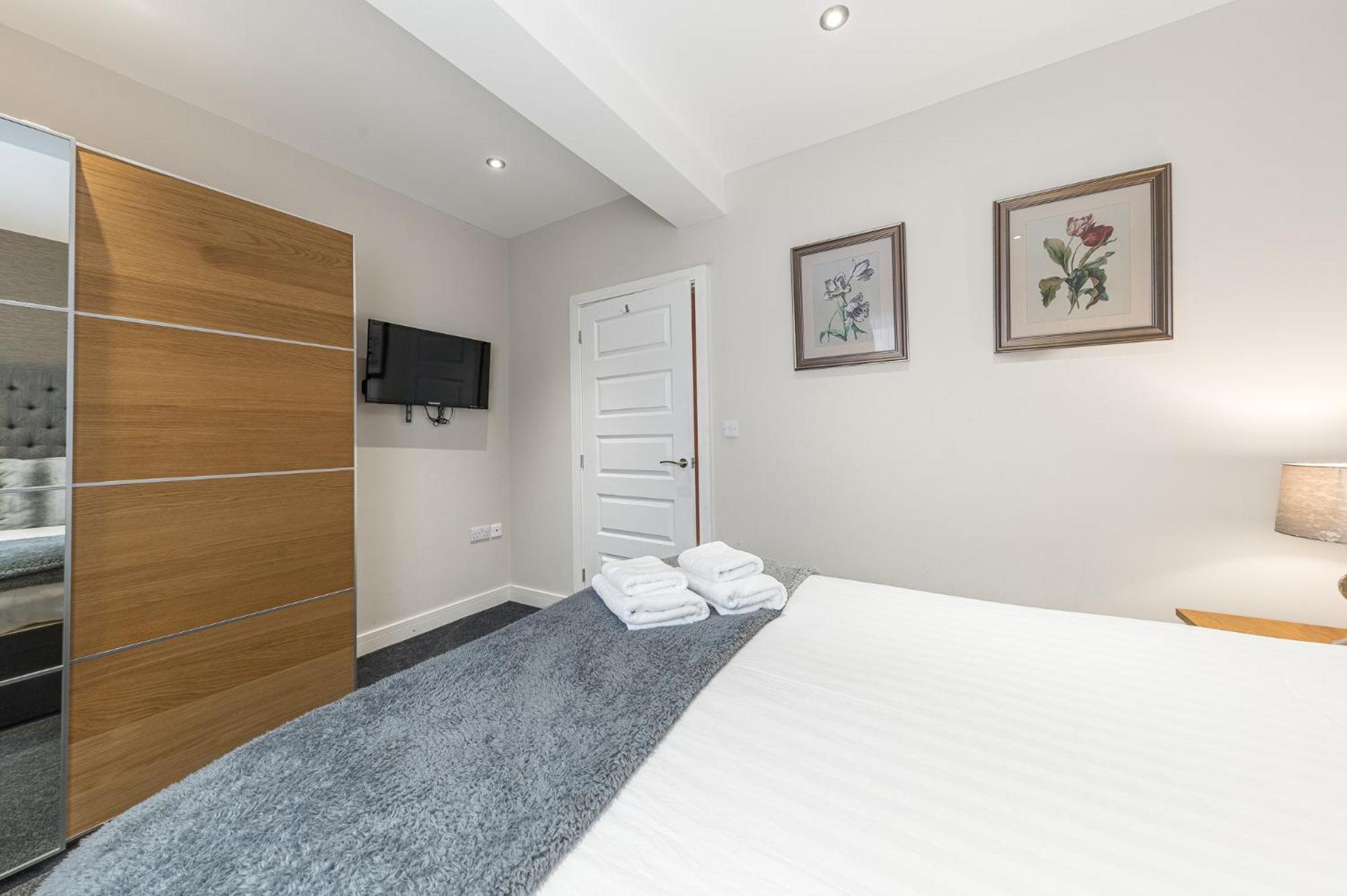 Abbey Apartments Modern Aparthotel For Tourists & Professionals بارو في فرنيس المظهر الخارجي الصورة