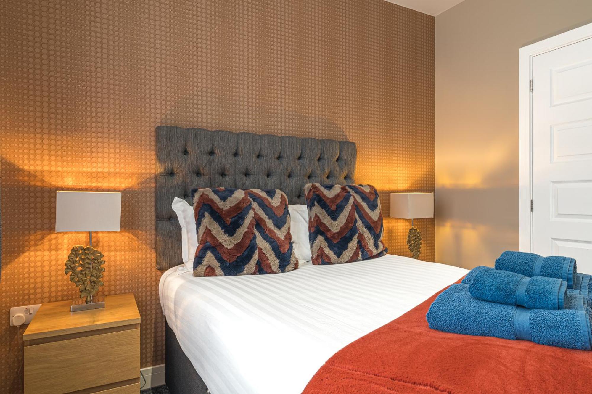 Abbey Apartments Modern Aparthotel For Tourists & Professionals بارو في فرنيس المظهر الخارجي الصورة