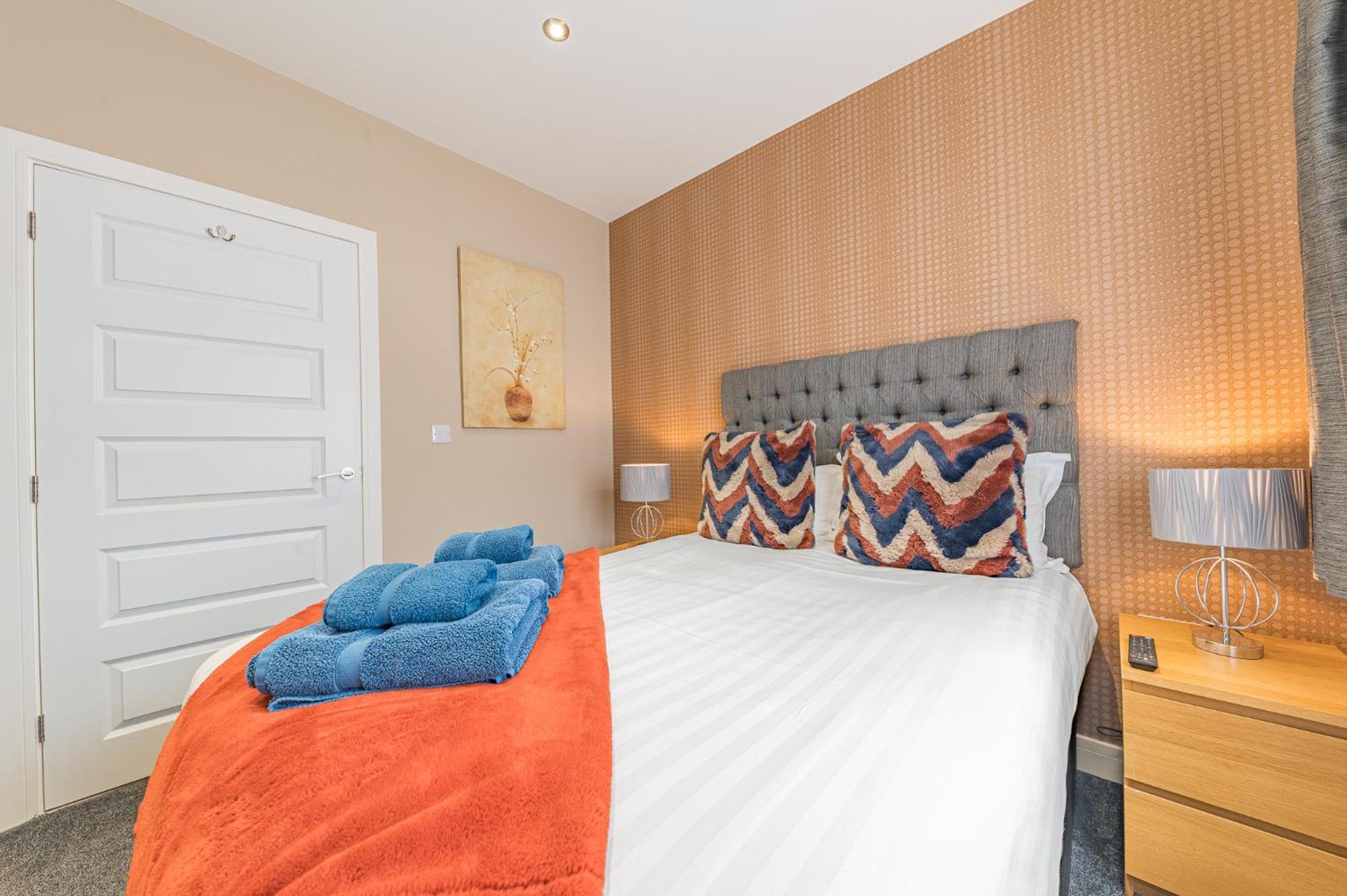 Abbey Apartments Modern Aparthotel For Tourists & Professionals بارو في فرنيس الغرفة الصورة