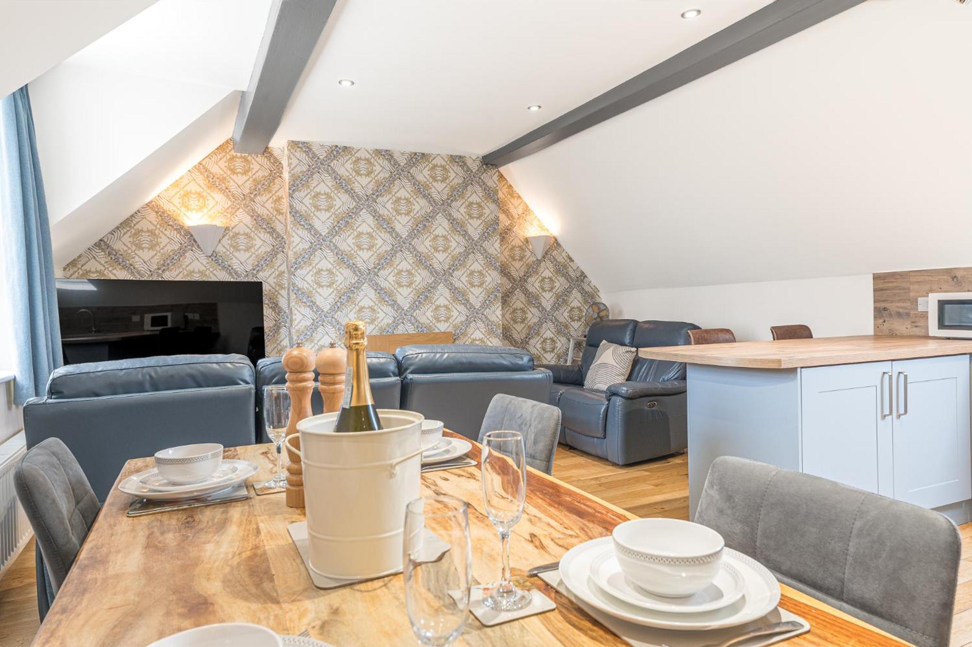 Abbey Apartments Modern Aparthotel For Tourists & Professionals بارو في فرنيس الغرفة الصورة