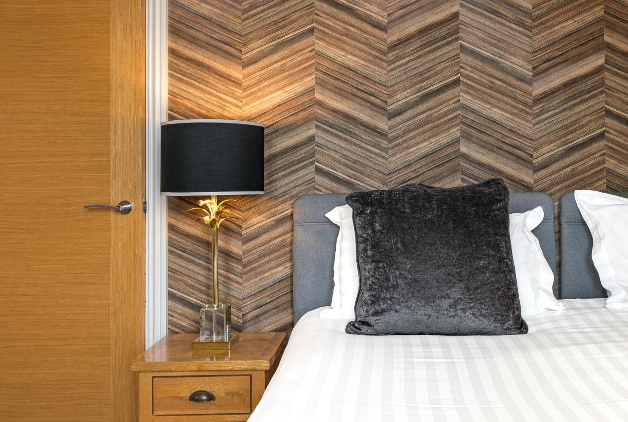 Abbey Apartments Modern Aparthotel For Tourists & Professionals بارو في فرنيس الغرفة الصورة